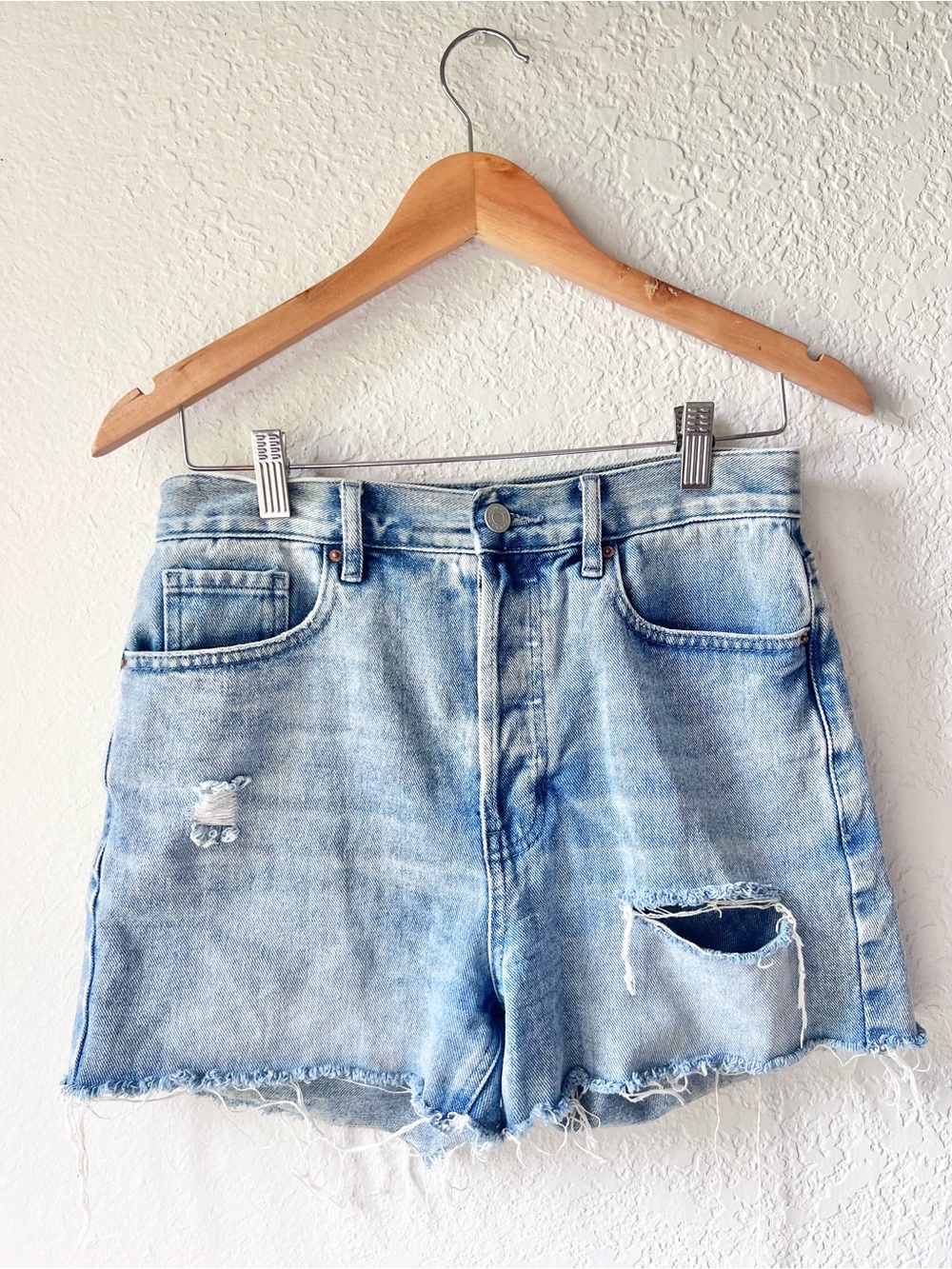 Pacsun 90s Girlfriend Distressed Button Fly Jean Shorts Sz 27